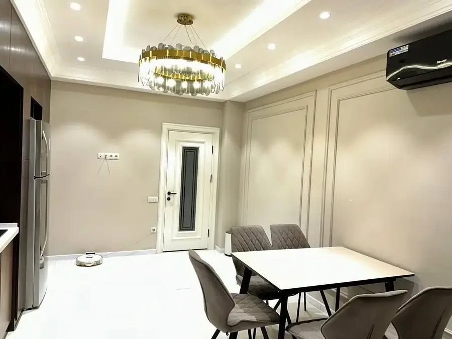 Продается 3-комнатная квартира − 129 м²