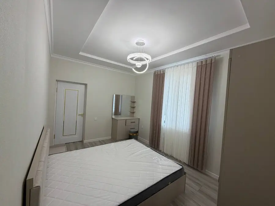 Продается 2-комнатная квартира − 65 м²