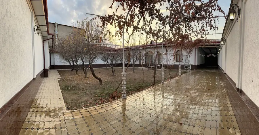 Сдается 1-этажный дом − 250 м²