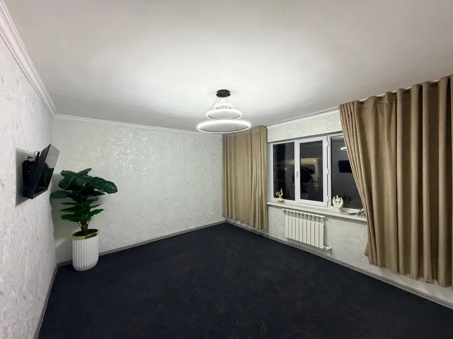 1 xonali kvartira sotiladi − 32 m²