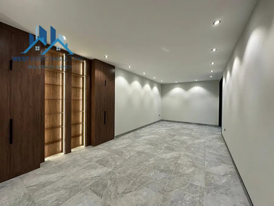 Ijaraga 3 qavatli uy − 350 m²