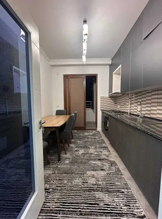 3 xonali kvartira sotiladi − 95 m²