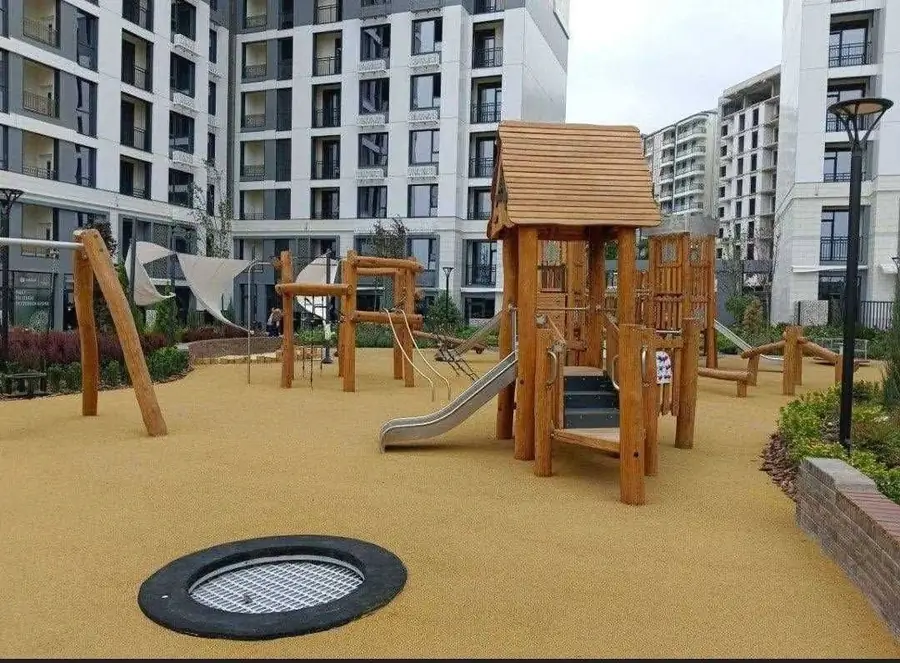 3 xonali kvartira sotiladi − 73 m²