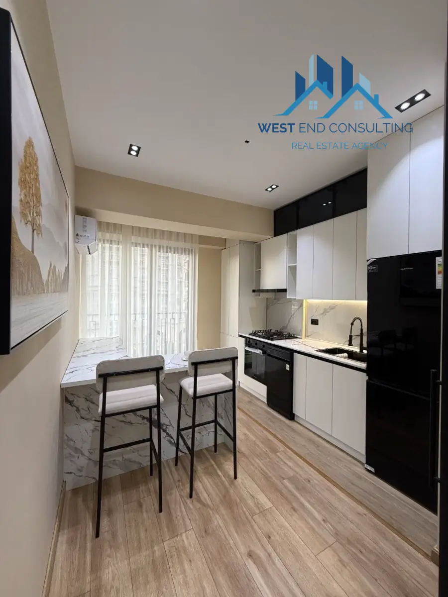 3 xonali kvartira sotiladi − 70 m²