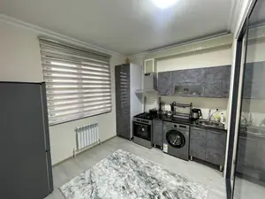 Сдается 3-комнатная квартира − 80 м²