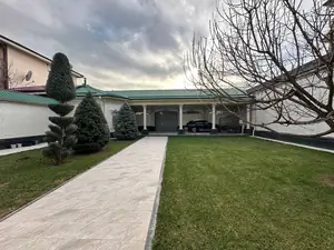 Ijaraga 2 qavatli uy − 500 m²