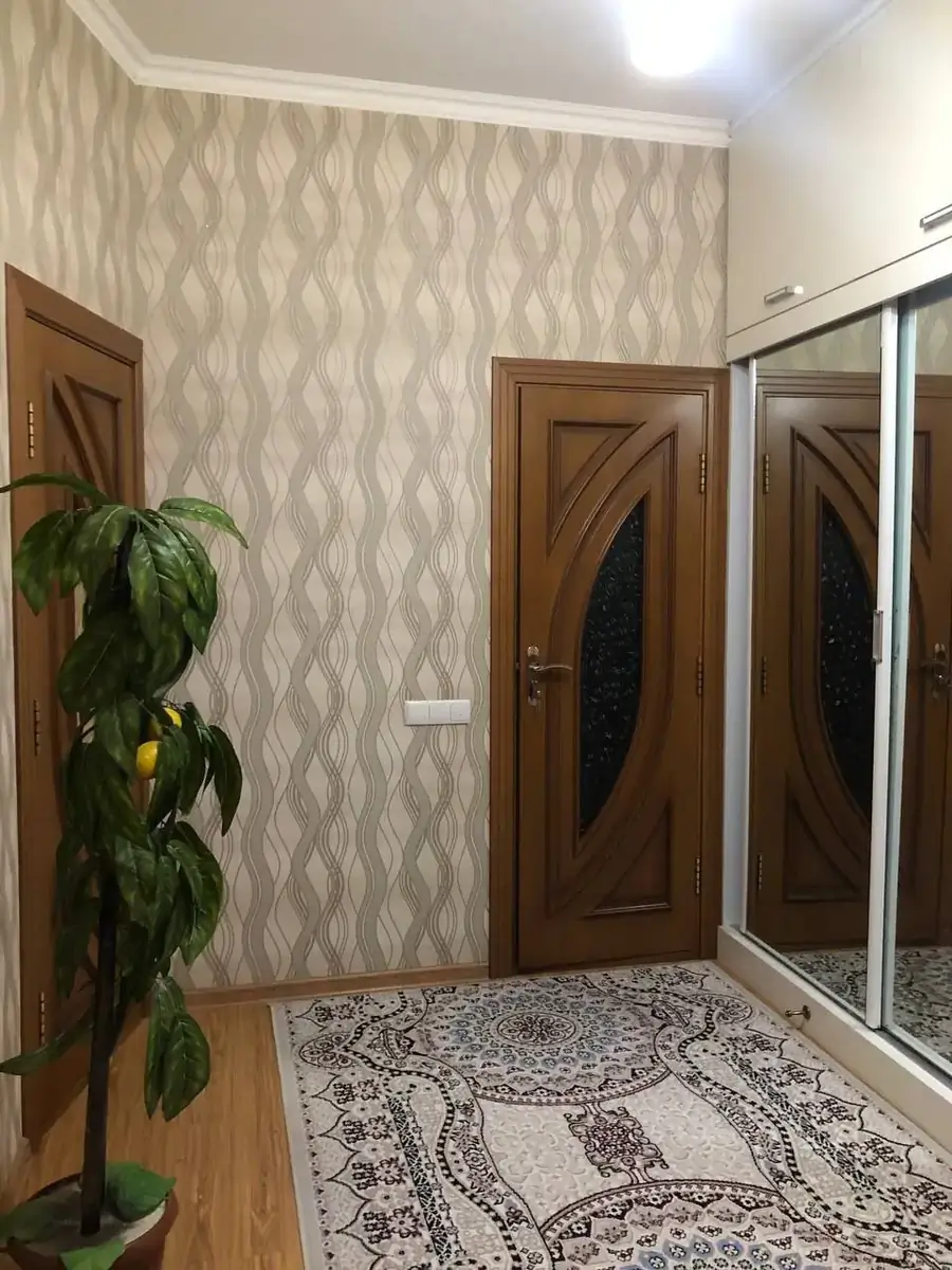 Продается 3-комнатная квартира − 83 м²