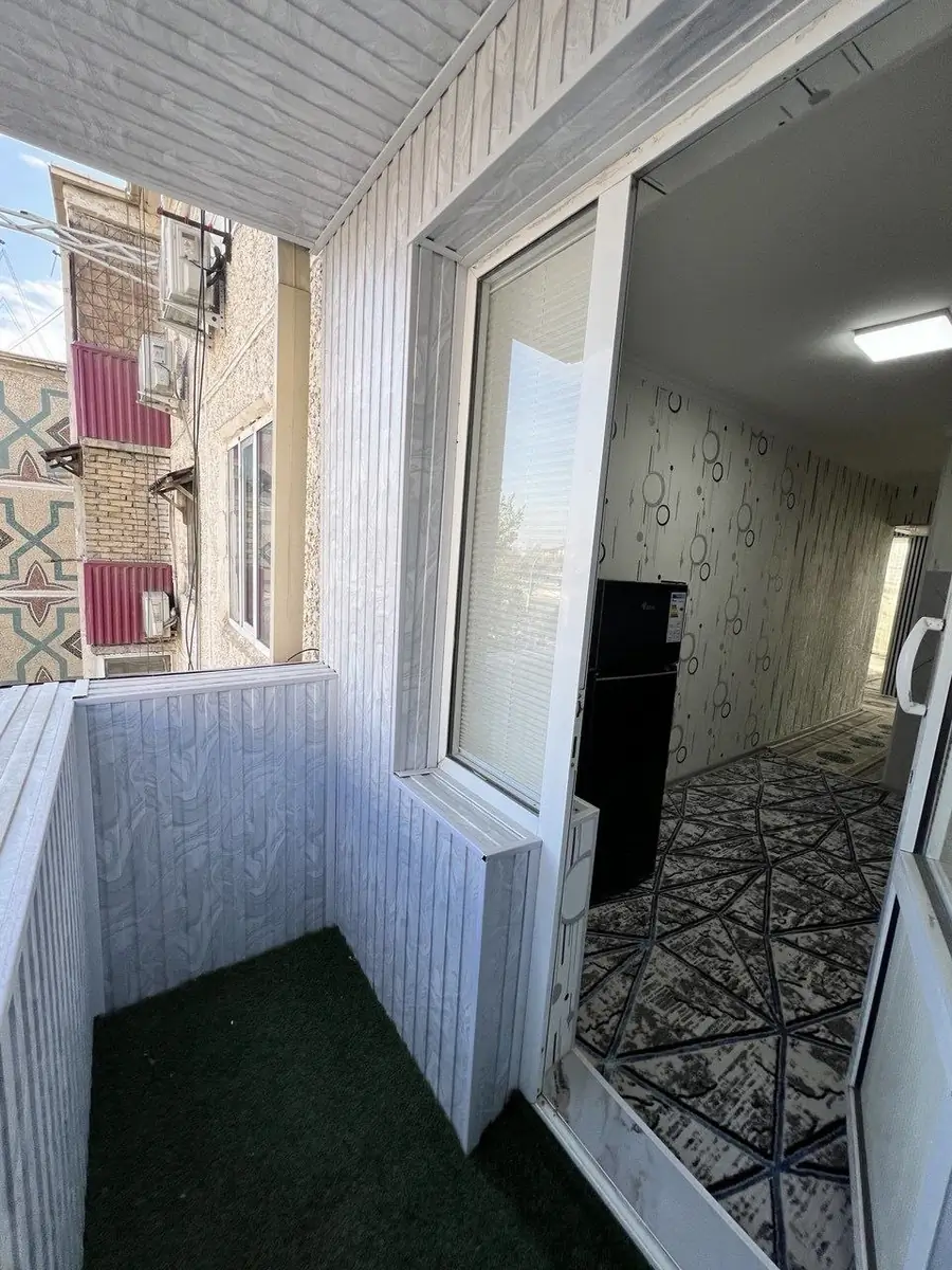 3 xonali kvartira sotiladi − 68 m²