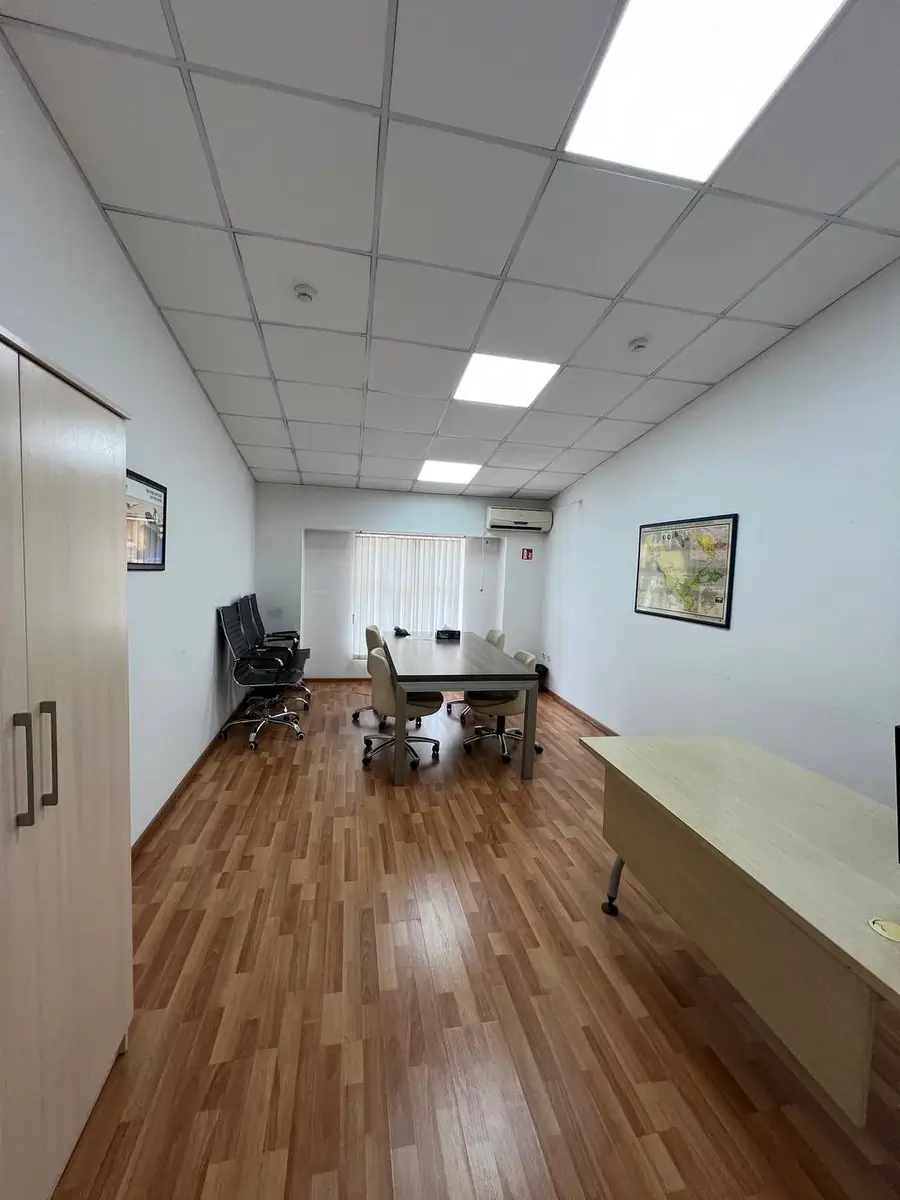 Ijaraga ofis − 600 m²