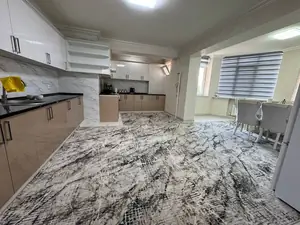 Сдается 4-комнатная квартира − 270 м²