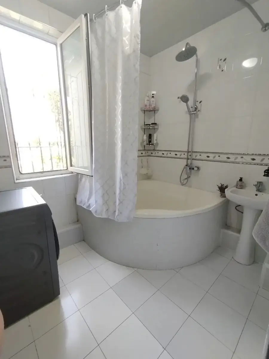 2 xonali kvartira sotiladi − 46 m²