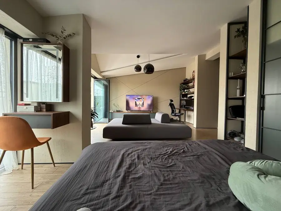 4 xonali kvartira sotiladi − 139 m²