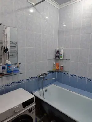 3 xonali kvartira sotiladi − 68 m²