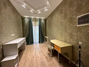 3 qavatli uy sotiladi − 450 m²