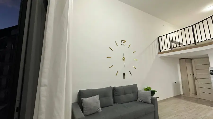1 xonali kvartira sotiladi − 43 m²