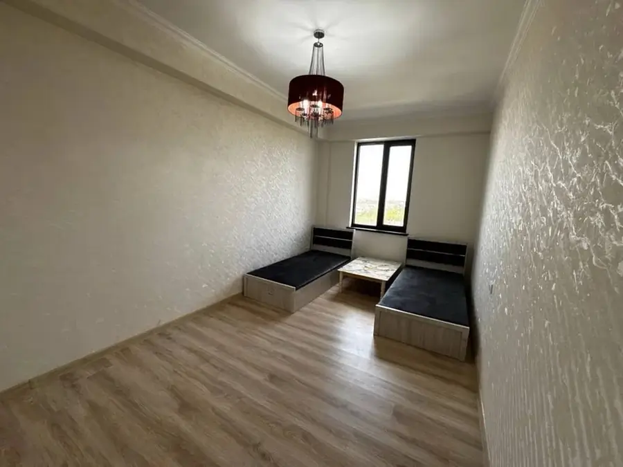 Продается 2-комнатная квартира − 60 м²