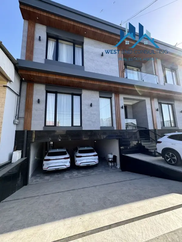 3-этажный дом − 470 м², 3 сот.