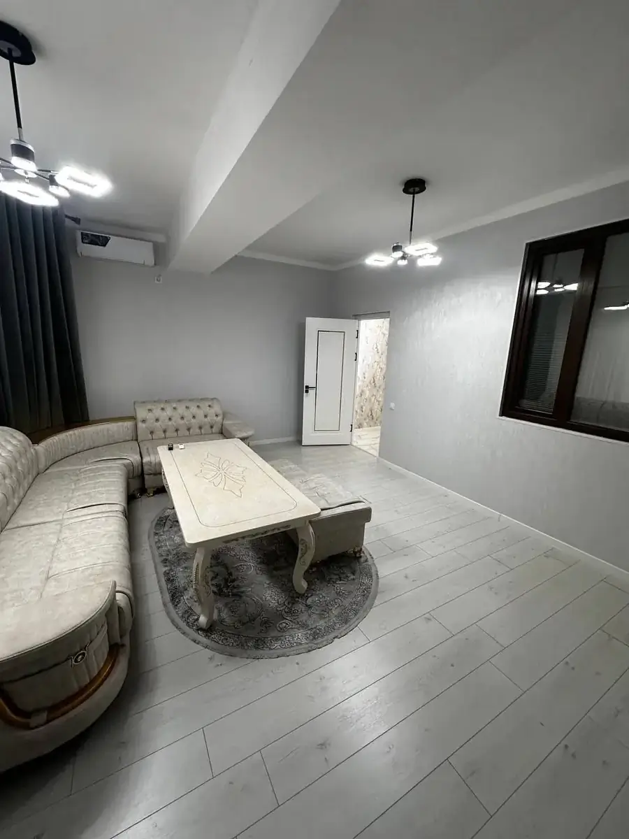 Продается 2-комнатная квартира − 80 м²