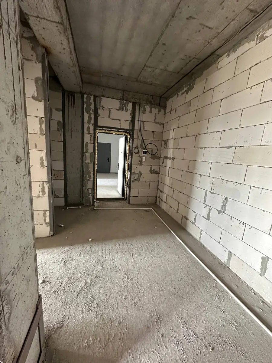 1 xonali kvartira sotiladi − 48 m²