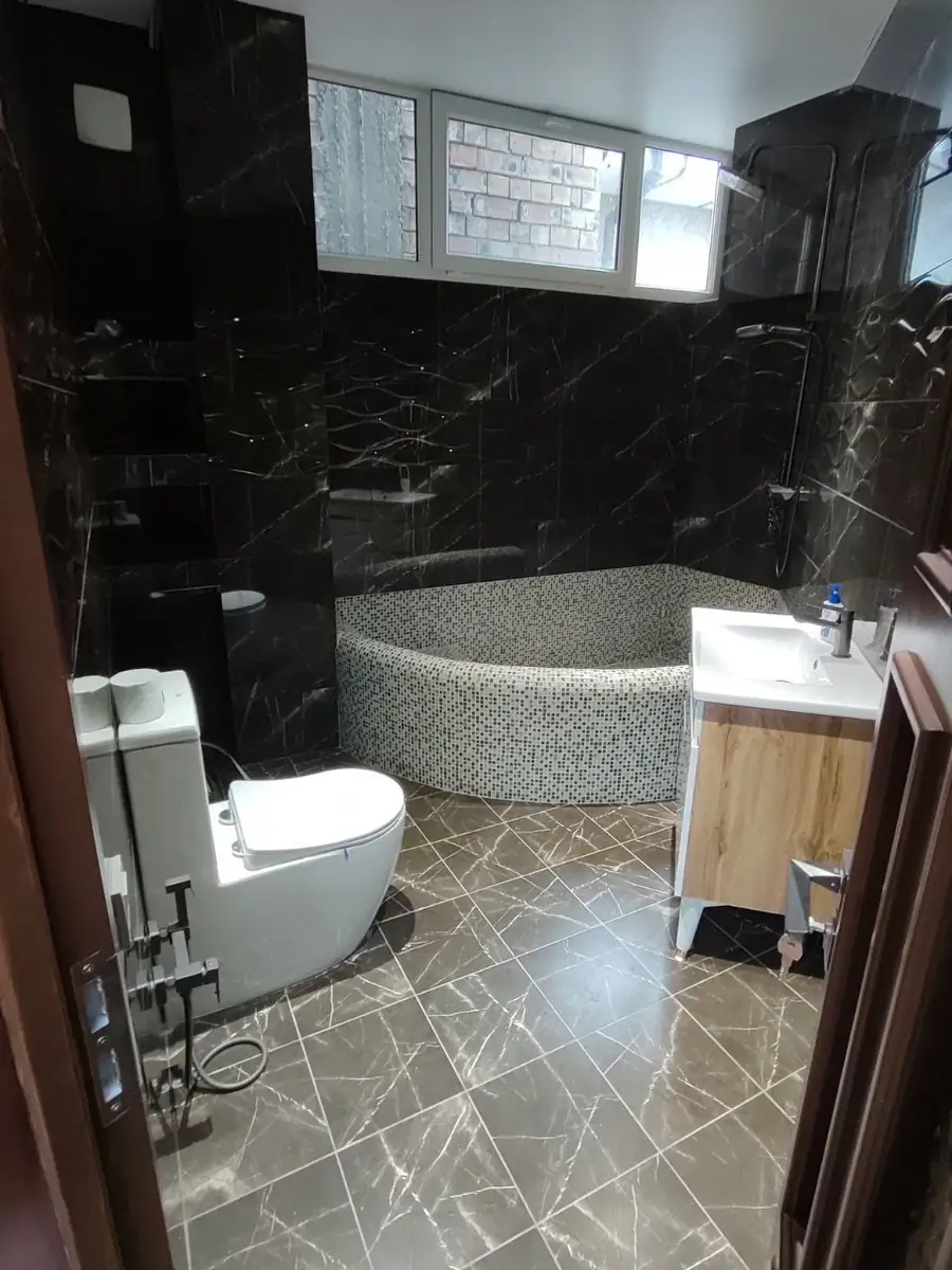 2 qavatli uy sotiladi − 100 m²