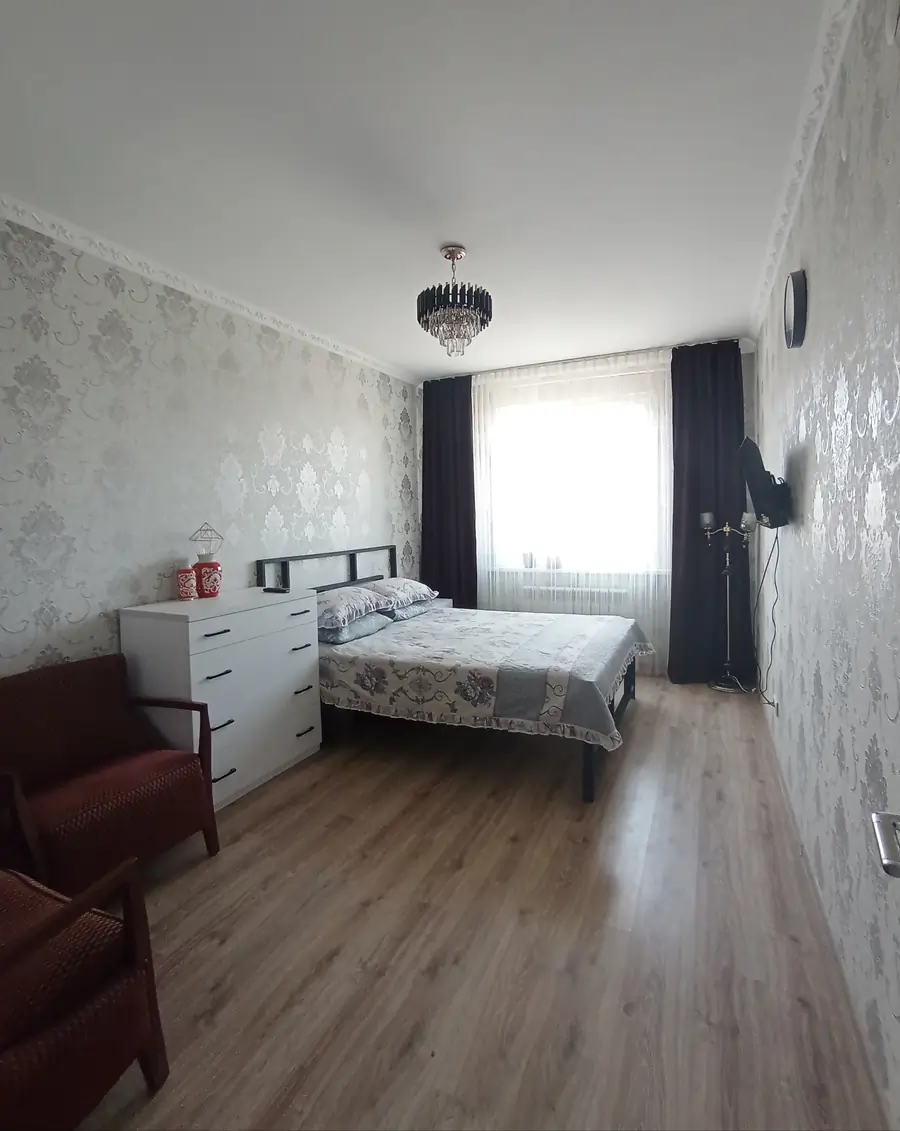 Продается 1-комнатная квартира − 39 м²