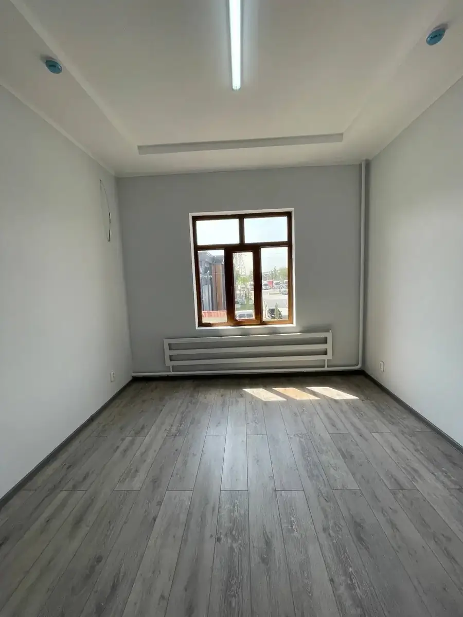 Сдается офис − 1600 м²