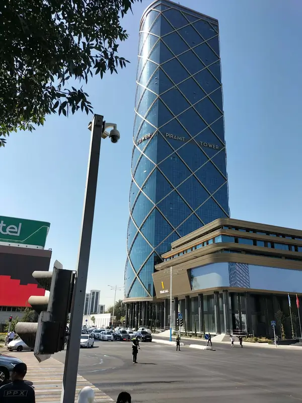 2 xonali kvartira sotiladi − 95 m²