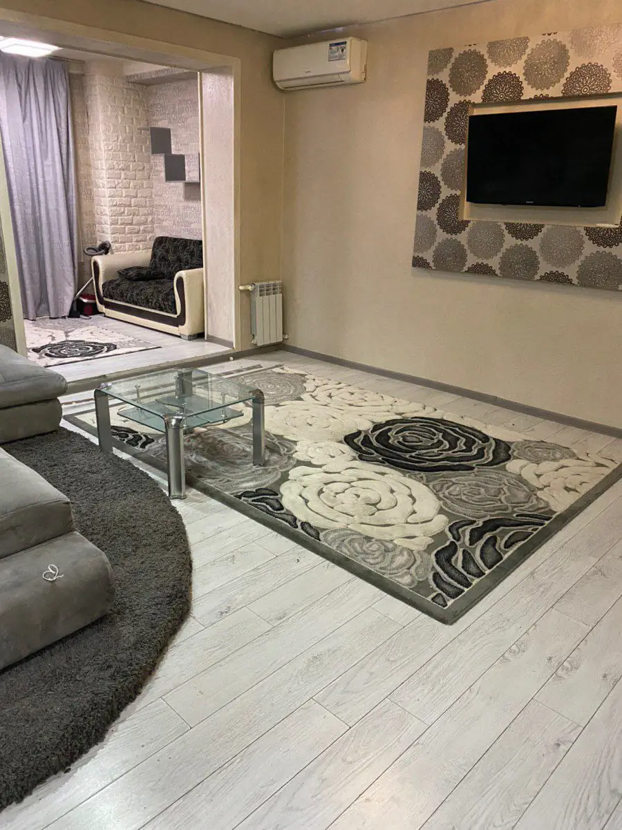 2 xonali kvartira sotiladi − 55 m²