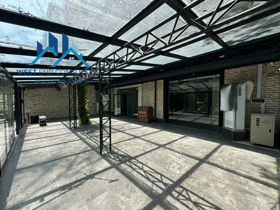 Ijaraga obshepit maydoni − 1150 m²