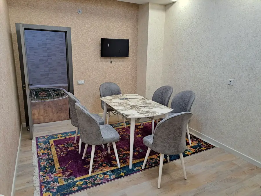 2 xonali kvartira sotiladi − 79 m²