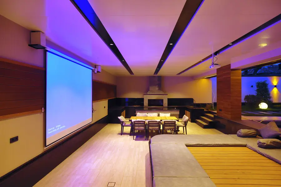 3 qavatli uy sotiladi − 600 m²