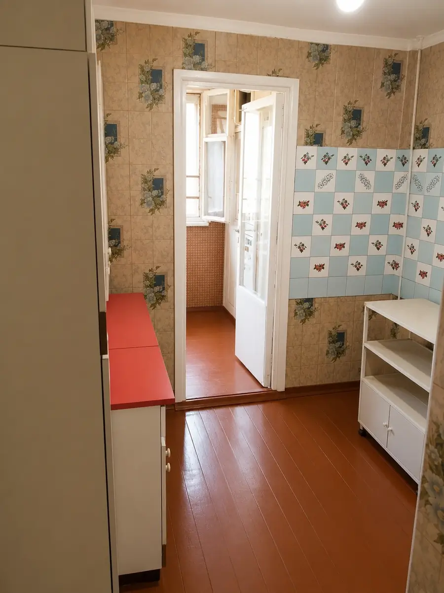 Продается 4-комнатная квартира − 80 м²