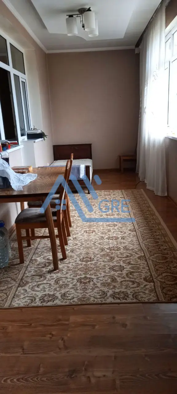 Продается 4-комнатная квартира − 138 м²