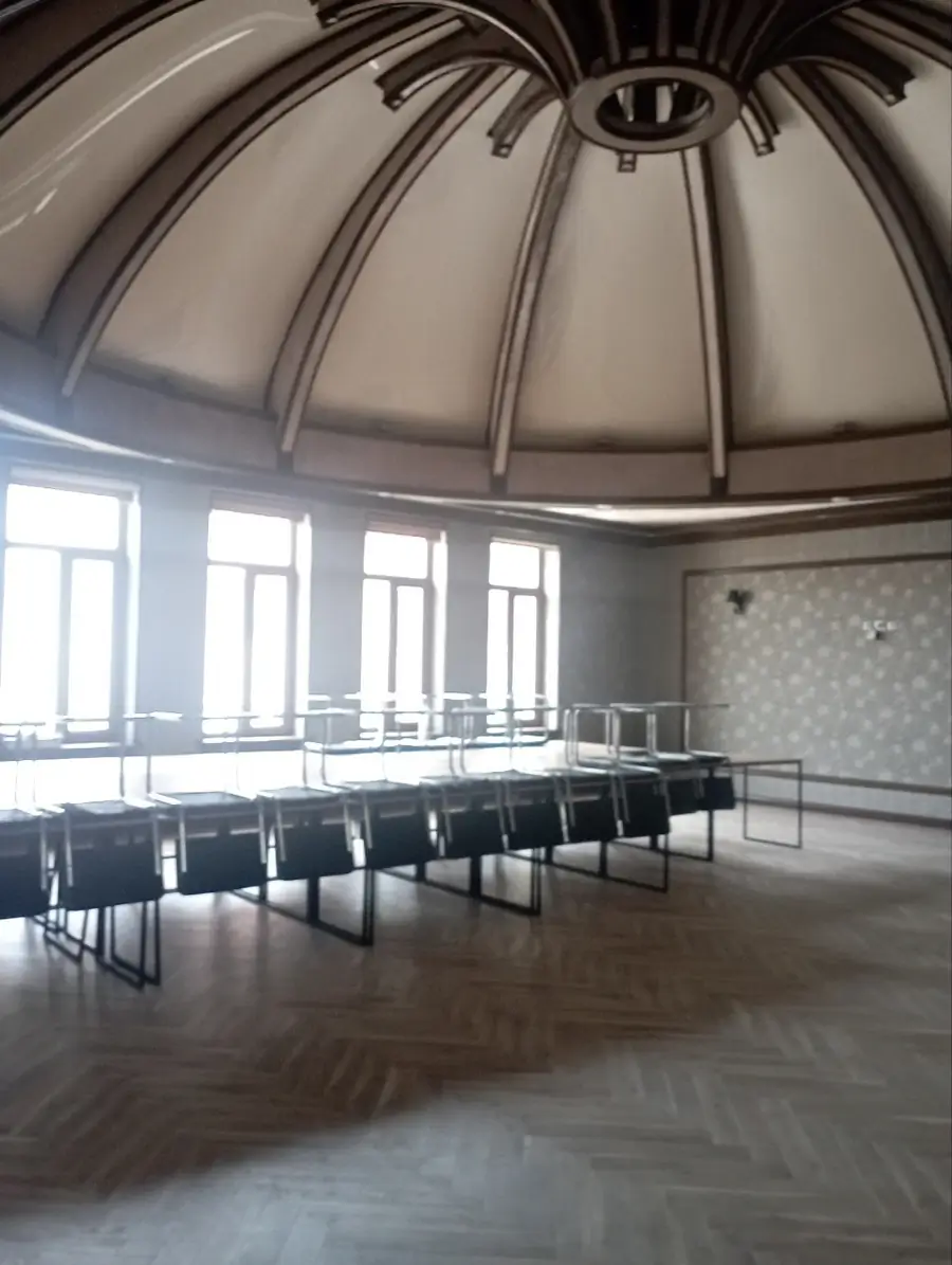 3 qavatli uy sotiladi − 1200 m²