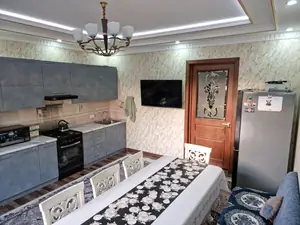 Сдается 4-комнатная квартира − 226 м²