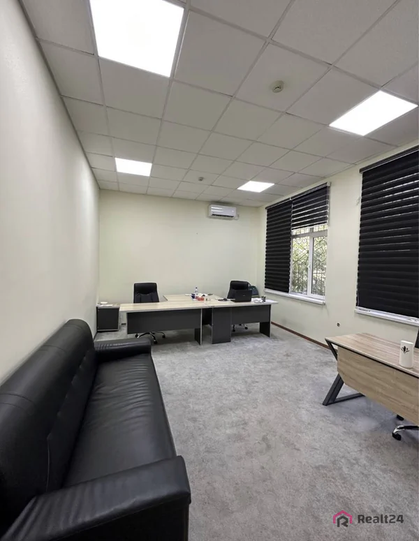 Ofis − 110 m², 1/4 qavat