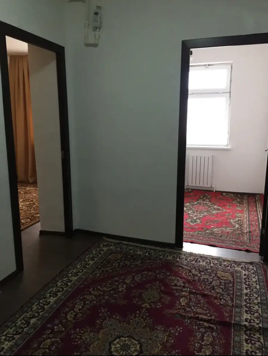 Продается 3-комнатная квартира − 60 м²