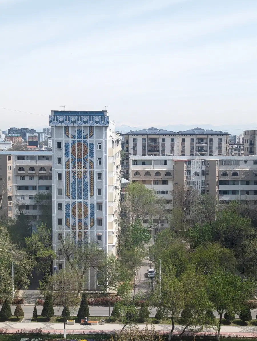 Продается 3-комнатная квартира − 90 м²