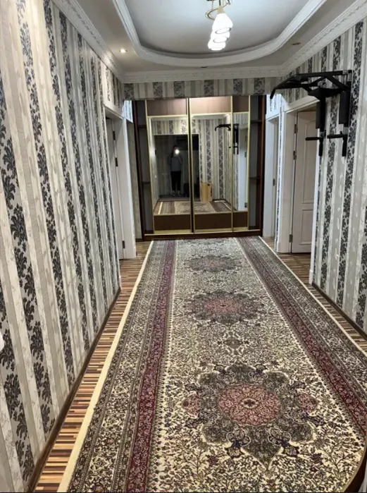 4-комнатная квартира − 128 м², 4/5 этаж