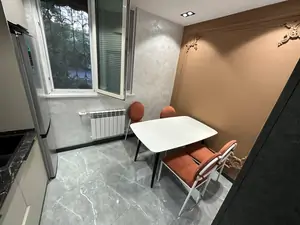 Ijaraga ofis − 100 m²