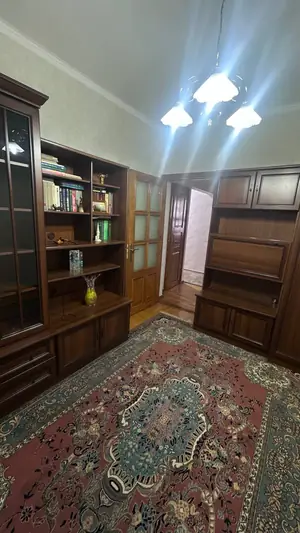 Сдается 4-комнатная квартира − 110 м²