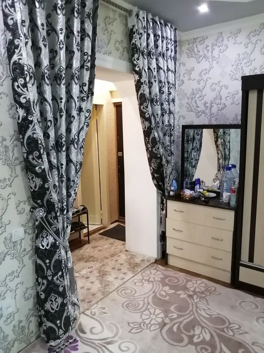 Продается 1-комнатная квартира − 27.7 м²