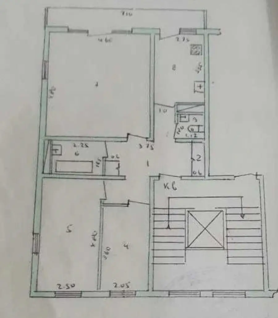 3 xonali kvartira sotiladi − 65.3 m²