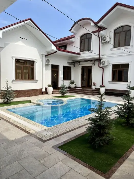 Ijaraga 2 qavatli uy − 550 m²