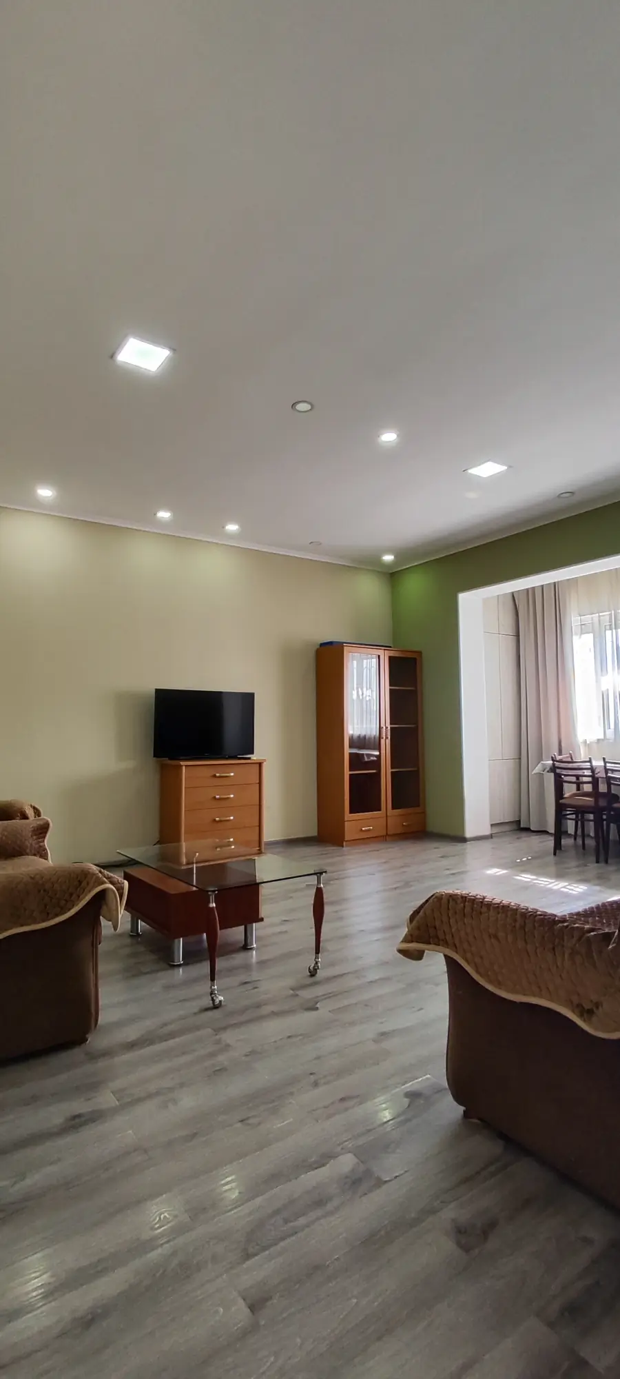 2-комнатная квартира − 65 м², 9/9 этаж