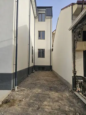 Более 5 xonali kvartira sotiladi − 188 m²