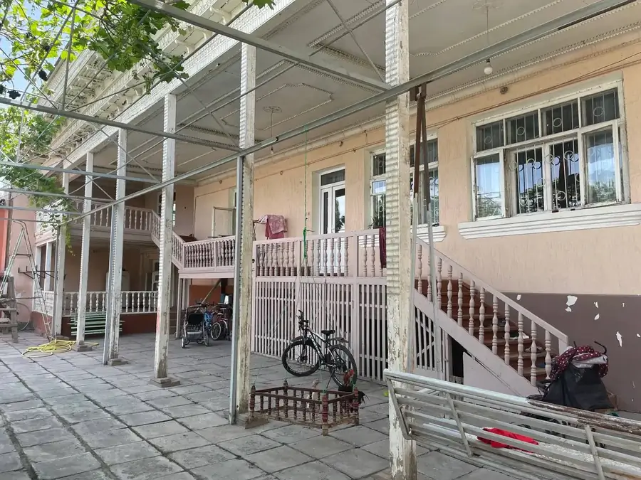 2 qavatli uy sotiladi − 1060 m²