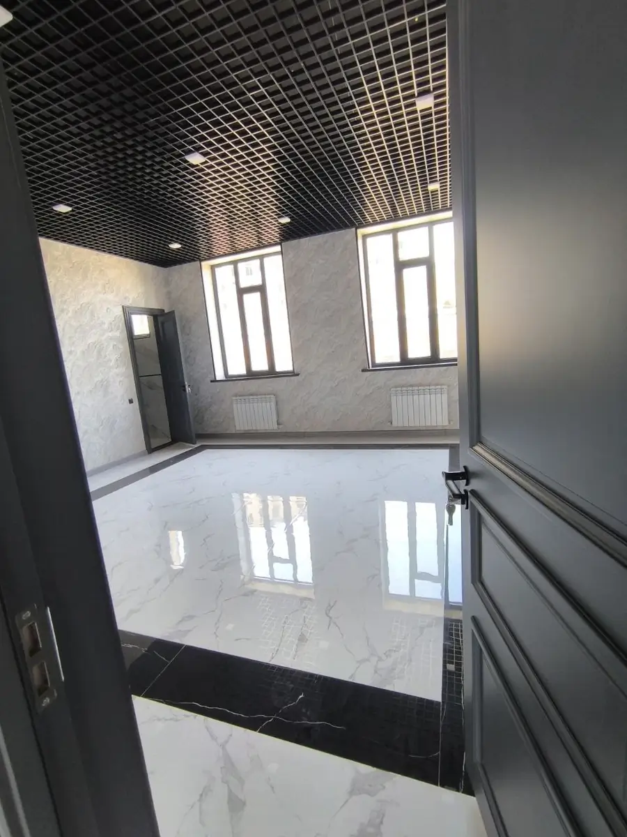 Ijaraga ofis − 1080 m²