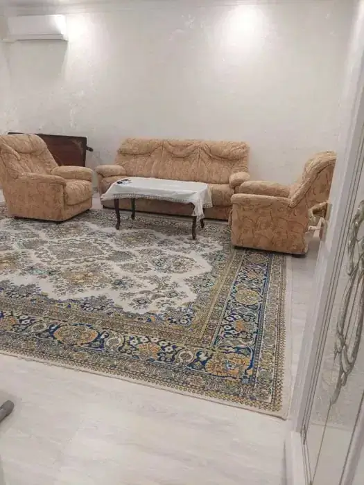 Сдается 2-комнатная квартира − 55 м²