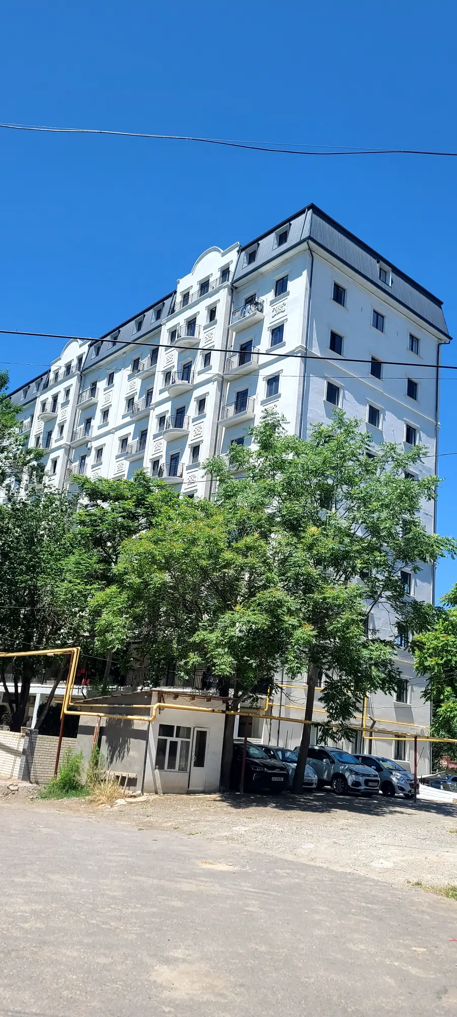 Более 5 xonali kvartira sotiladi − 210 m²